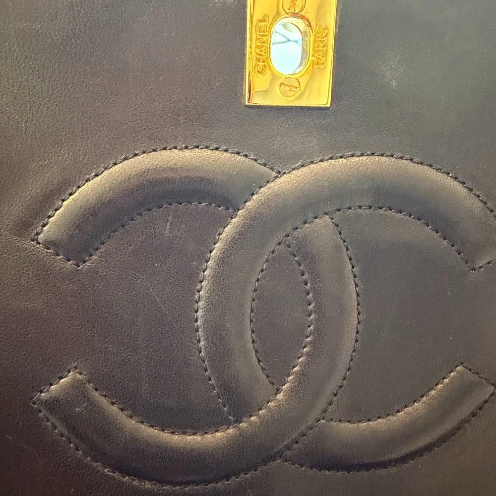 Chanel Quilted Lambskin Single Flap Shoulder Bag in Black with Gold Hardware
